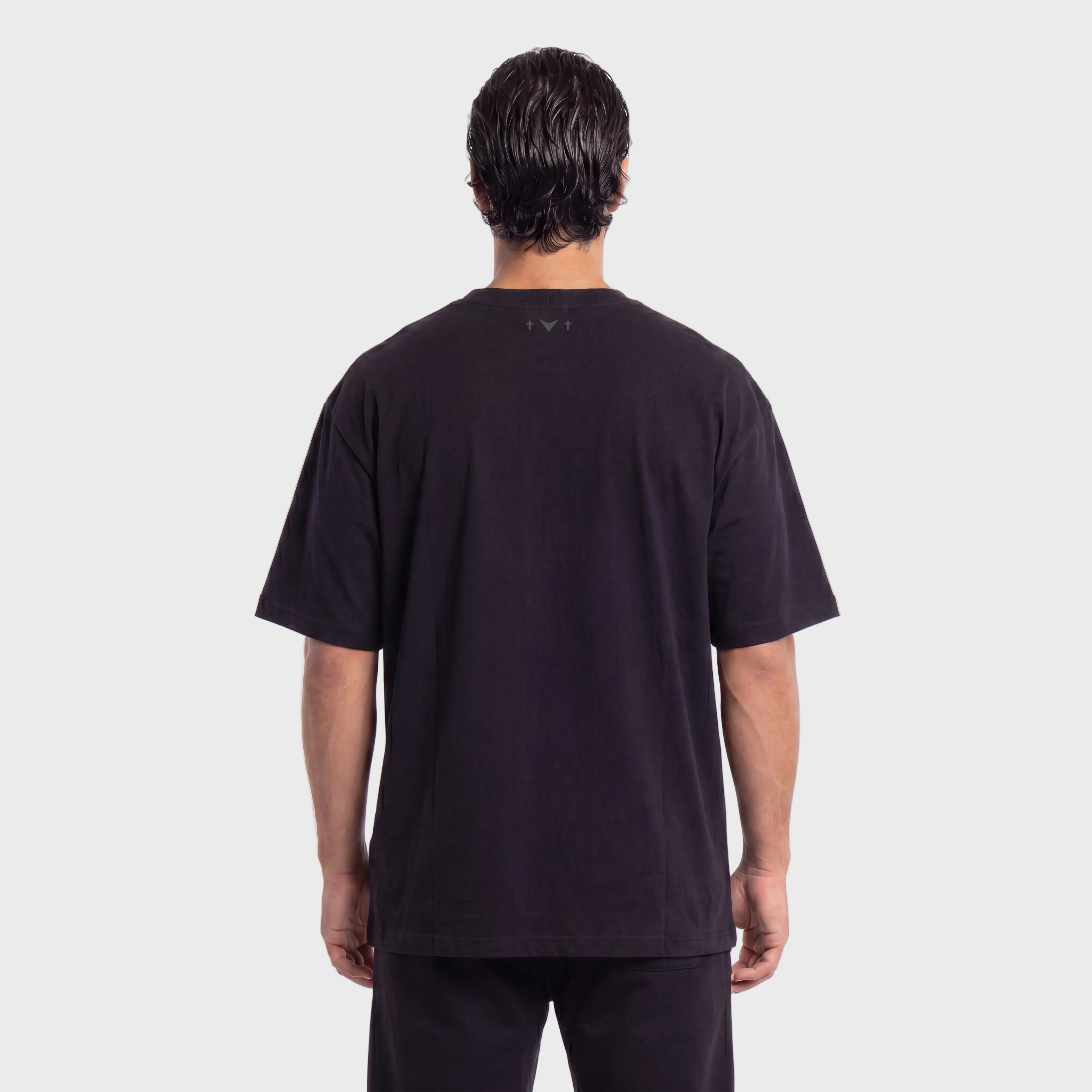 INVICTUS OVERSIZED TEE